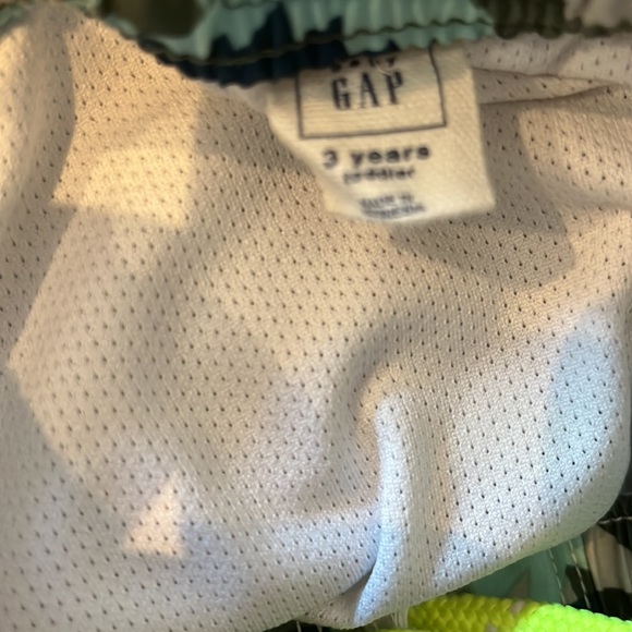 Boys Size 3T Gap Swim Trunks - Picture 3 of 3